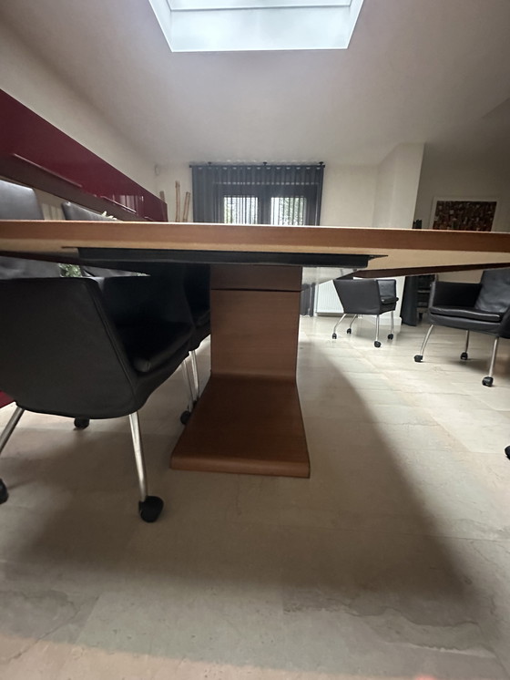 Image 1 of Linteloo dining table