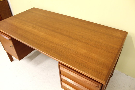 Image 1 of Scrivania vintage dal design danese, GV Møbler