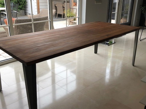 Harvink dining table