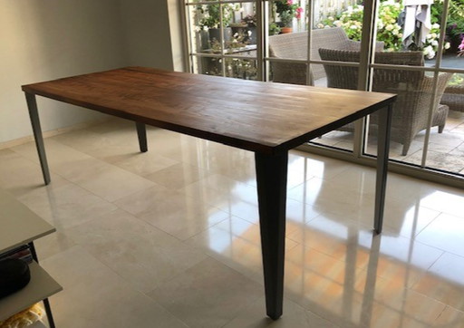 Harvink dining table