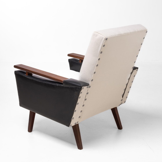 Image 1 of Poltrona vintage, recentemente rivestita in similpelle originale degli anni '50