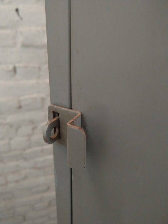 Image 1 of Locker Cabinet With 6 Lockers