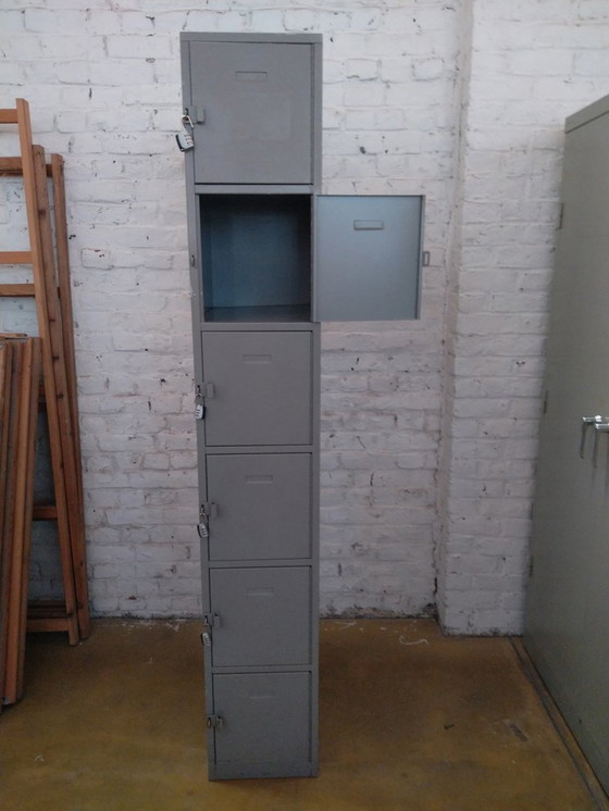 Image 1 of Locker Cabinet With 6 Lockers