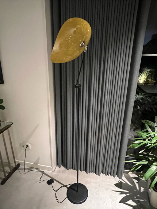 Queens Gallery floor lamp