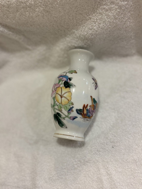 Image 1 of Chinese porcelain vase