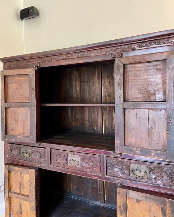 Image 1 of Armoire chinoise en bois de la dynastie Qing, fabriquée à la main