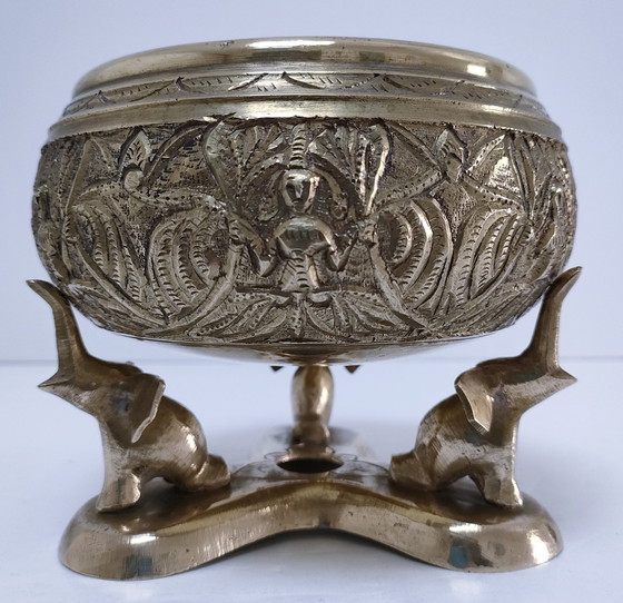 Image 1 of Brass Elephants Vintage Pocket Scoop Base