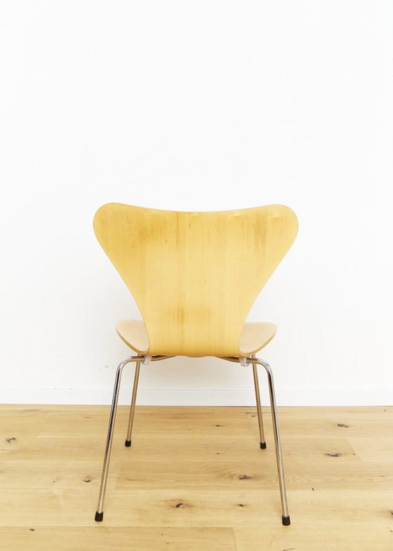 Image 1 of Silla Arne Jacobsen 3107 para Fritz Hansen