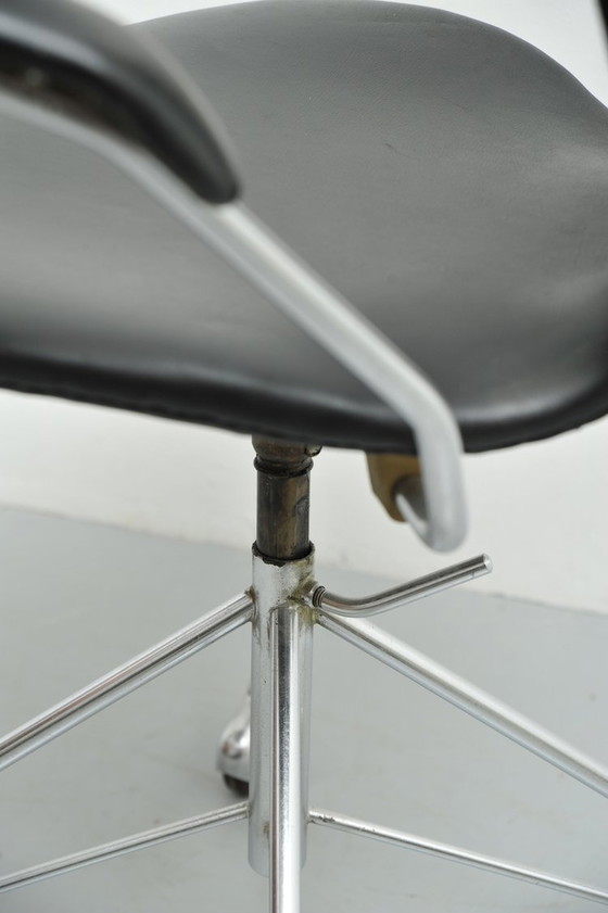 Image 1 of Arne Jacobsen Model 3217 Swivel Desk Chair 1950s