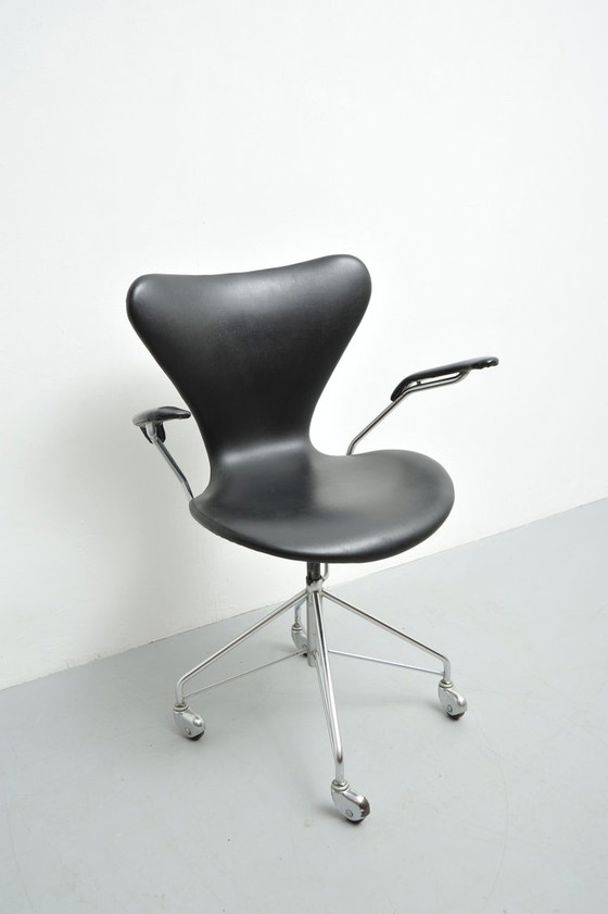 Image 1 of Arne Jacobsen Model 3217 Swivel Desk Chair 1950s