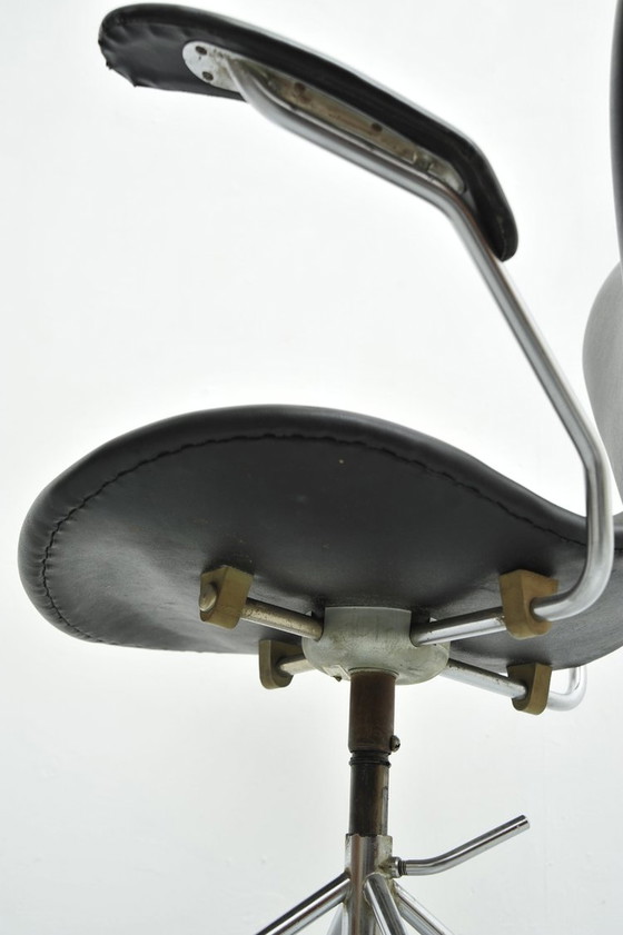 Image 1 of Arne Jacobsen Model 3217 Swivel Desk Chair 1950s