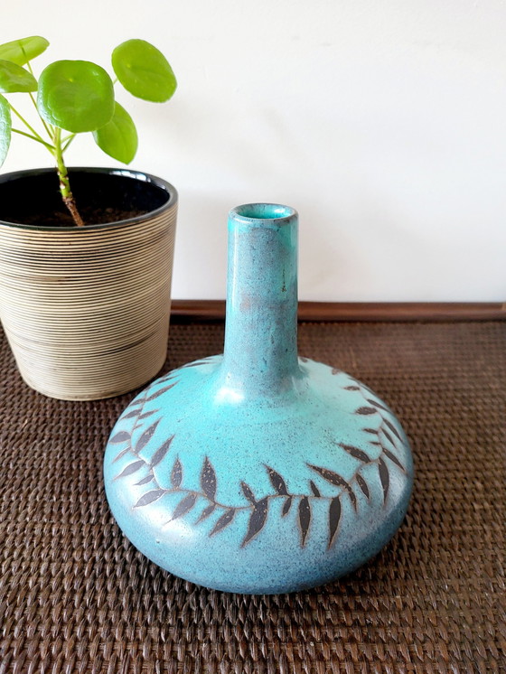 Image 1 of Vaso in terracotta vintage, design astratto con decorazioni a foglie