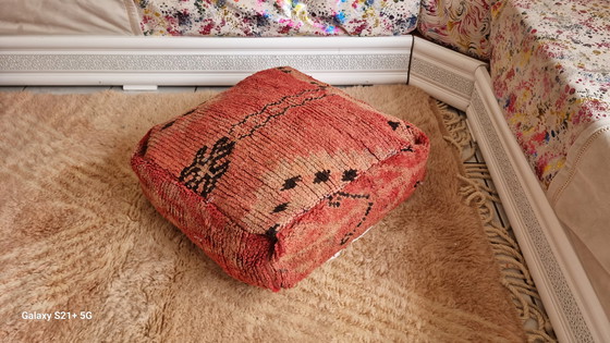 Image 1 of Berber cushion