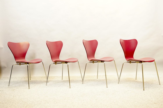 Image 1 of Mid Century 3107 - Chaises de Arne Jacobsen pour Fritz Hansen, set de 4 chaises