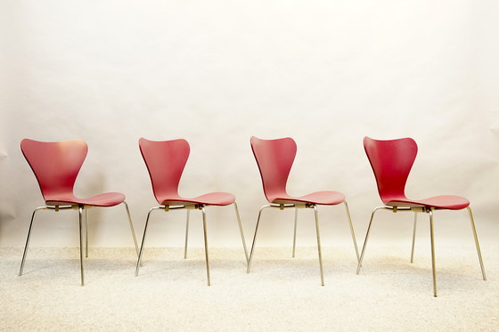 Image 1 of Mid Century 3107 - Chaises de Arne Jacobsen pour Fritz Hansen, set de 4 chaises