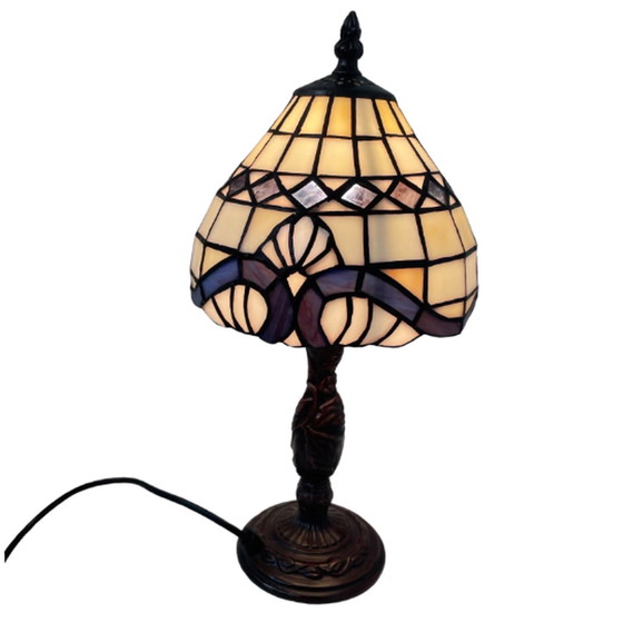 Image 1 of Tiffany style table lamp - Stained glass shade and decorative base - Ca. 1980’s (no cracks)