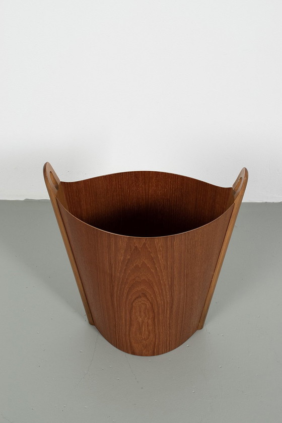 Image 1 of Trash can by Einar Barnes