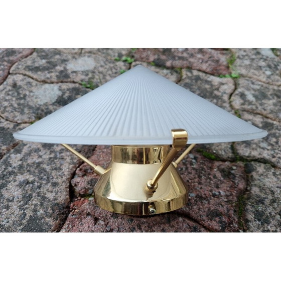 Image 1 of Pair of vintage wall lights in gold metal and glass in the shape of a Chinese hat