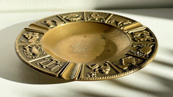Image 1 of Posacenere vintage in bronzo con segno zodiacale