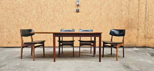 Van Teeffelen Dining Set