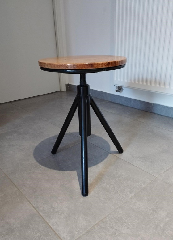 Image 1 of Sgabello vintage, stile industriale, gamba a treppiede, seduta regolabile
