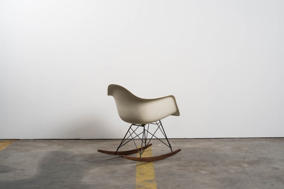 Image 1 of Charles &amp; Ray Eames - Sedia a dondolo Herman Miller RAR