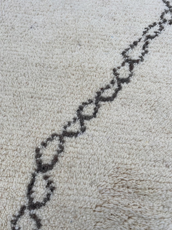 Image 1 of White and gray moroccan wool rug 