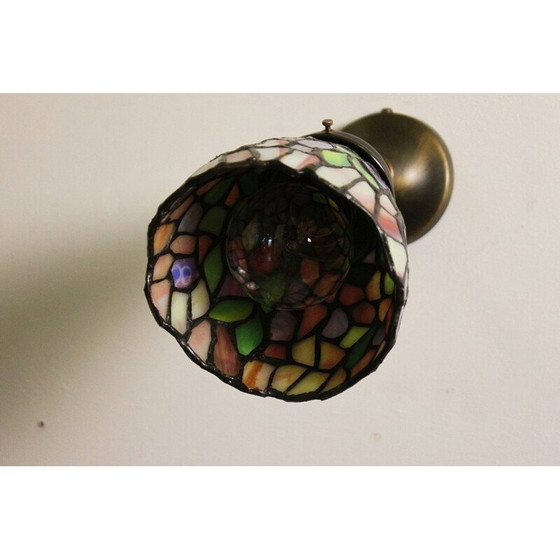 Image 1 of Lampada da parete Tiffany vintage in vetro colorato e peltro
