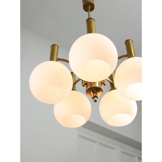 Image 1 of Lampadario vintage in ottone e opalino, Italia