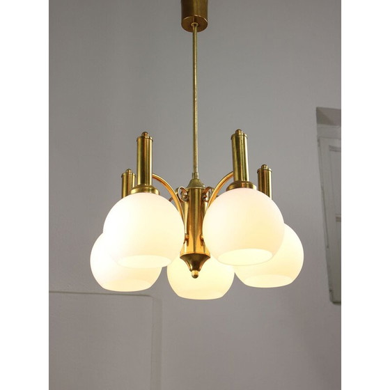 Image 1 of Lampadario vintage in ottone e opalino, Italia