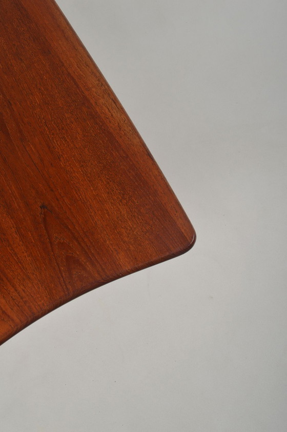 Image 1 of Danish coffee table in solid wood with fine design, 1960s