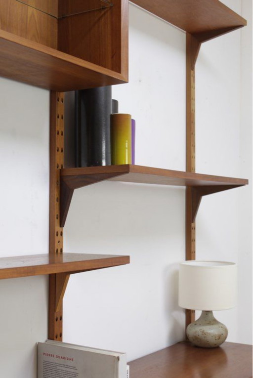 Poul Cadovius shelf