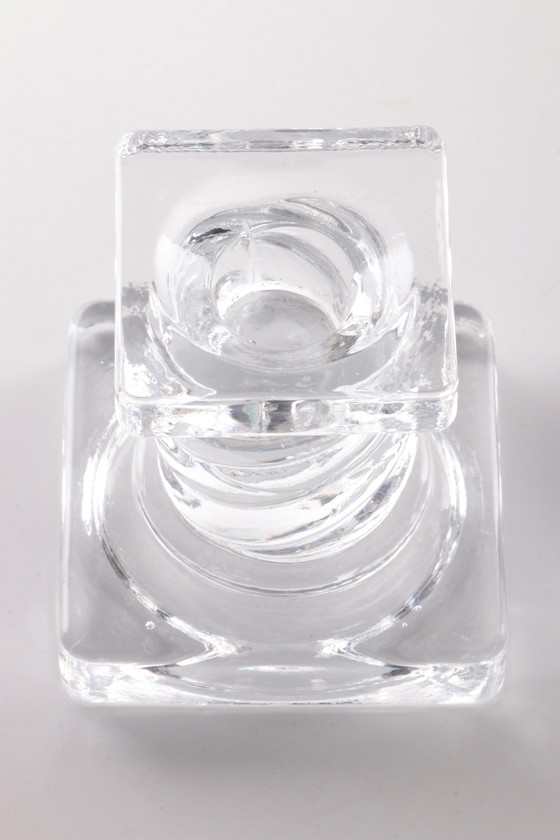 Image 1 of Lot de deux bougeoirs vintage en verre des années 1960, fabriqués en Scandinavie. Une paire de bougeoirs en verre des années 196