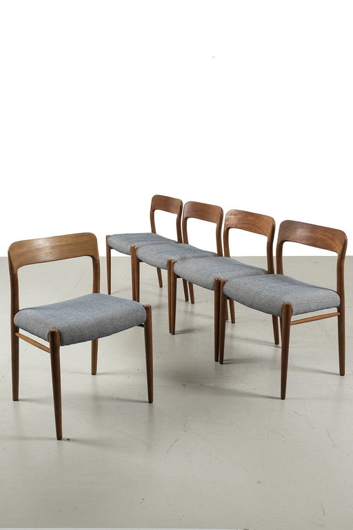 5 Møller Model 75 Chairs Refurbished No. 68056