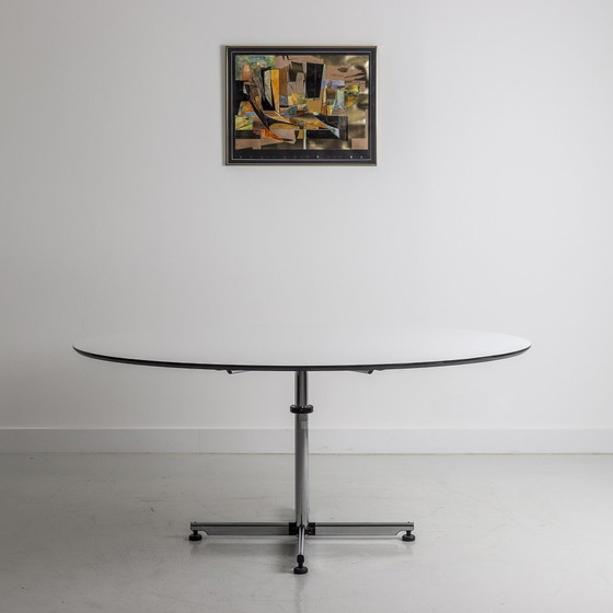 Image 1 of Usm Kitos oval table