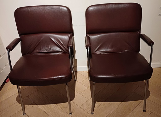 2x Artifort chair