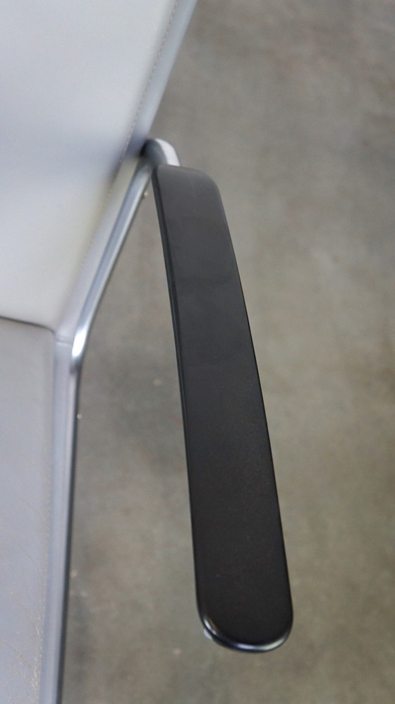 Image 1 of Fauteuil vintage bauhaus en cuir de vachette gris