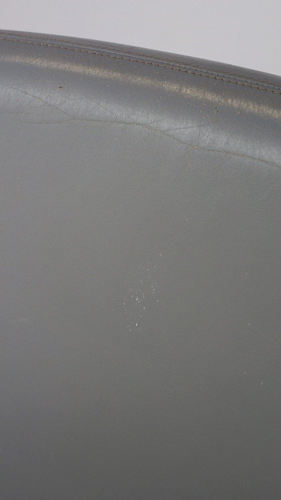 Image 1 of Fauteuil vintage bauhaus en cuir de vachette gris