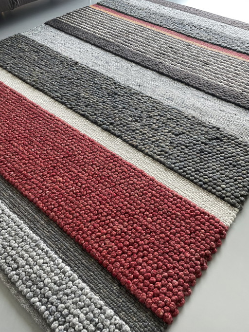 Tapis en laine tissé à la main Perletta