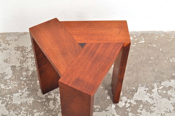 Image 1 of Mesa auxiliar de diseño de caoba de los años 60