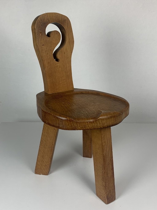 Tabouret tripode sculptural en chêne, 1960s