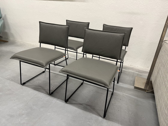 Image 1 of 4 sillas de comedor Norman de Jess Design en cuero gris 