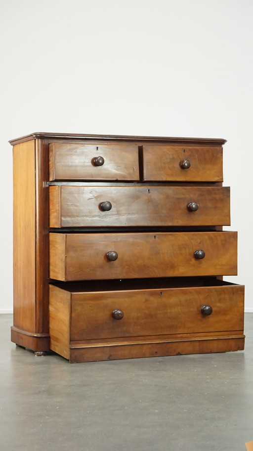 Large Mahogany Chest of Drawers With 5 Drawers