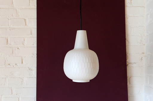 Lampada a sospensione vintage in vetro di latte di Aloys Gangkofner