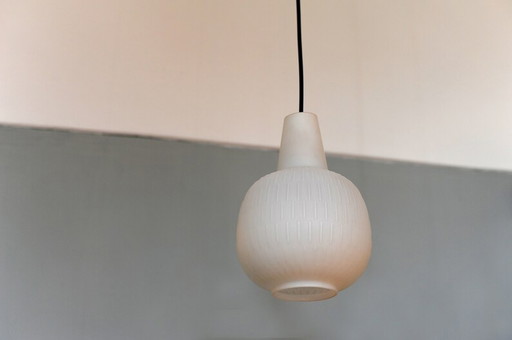 Lampada a sospensione vintage in vetro di latte di Aloys Gangkofner