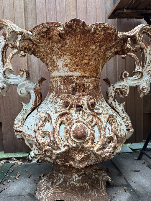 Baroque Flowerpot