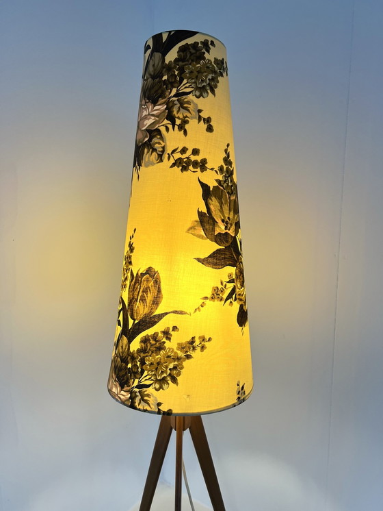 Image 1 of Lampada da terra con treppiede in teak anni &#39;60