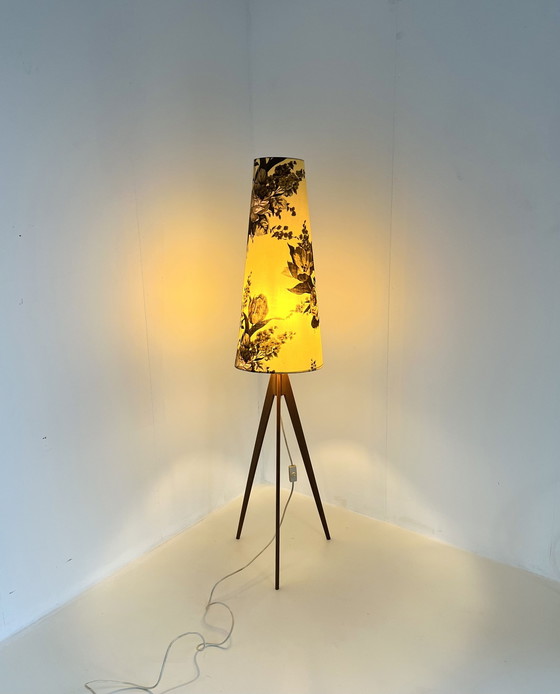 Image 1 of Lampada da terra con treppiede in teak anni &#39;60