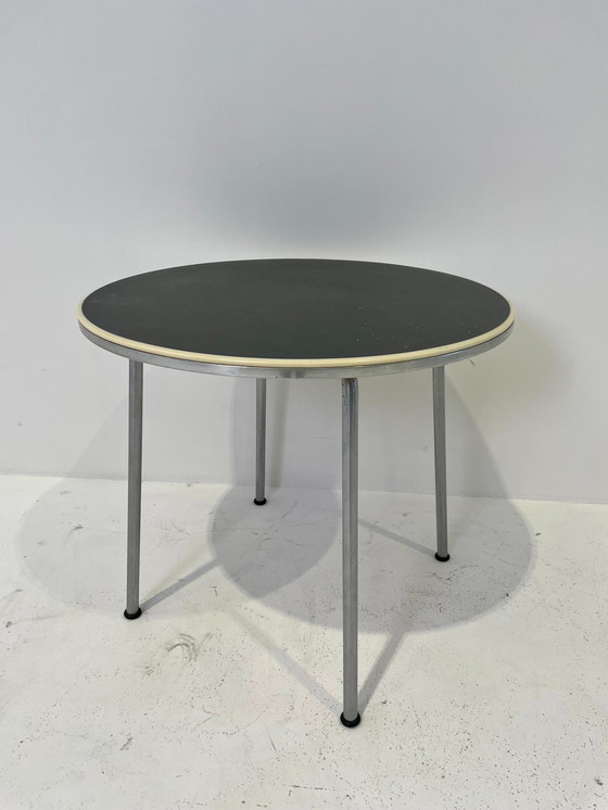 Image 1 of Table Gispen