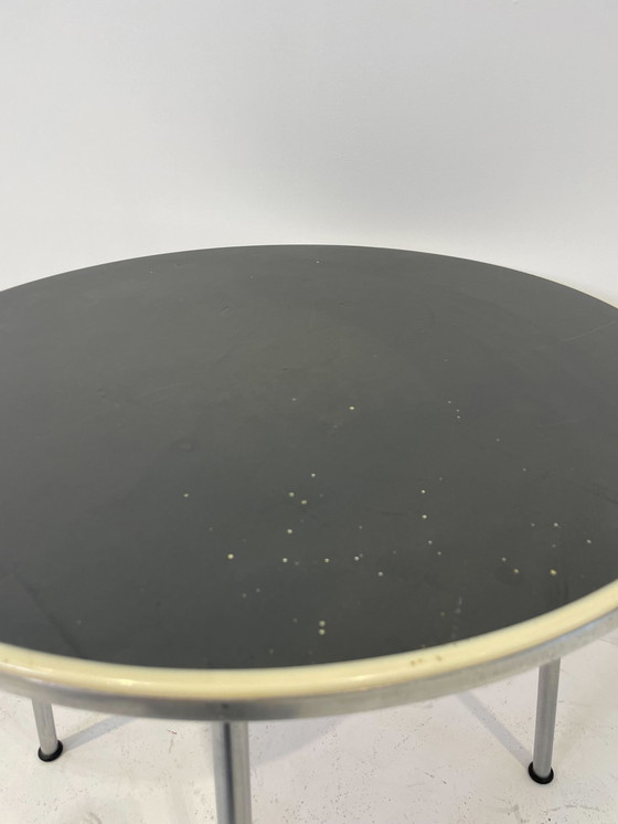 Image 1 of Table Gispen